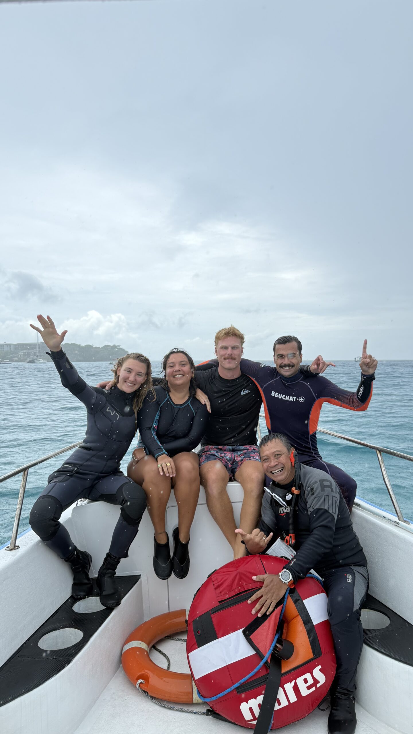 Scuba instructor debriefing divers after a Project Laut SSI instructor training in Nusa Penida
