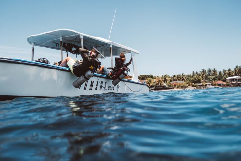 Divemaster Internship Bali vs Divemaster Course Bali: What’s the Real Difference?